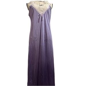 Vintage Saramae Lingerie Floor Length Maxi Lavender Lace Medium Coquette Union